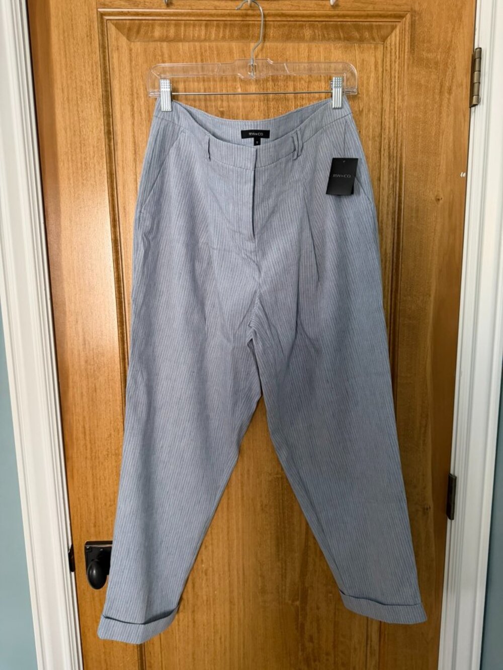 NWT RW&CO. | Light Blue & White Pinstripe Linen Blend Pleated Trousers | Size 12
